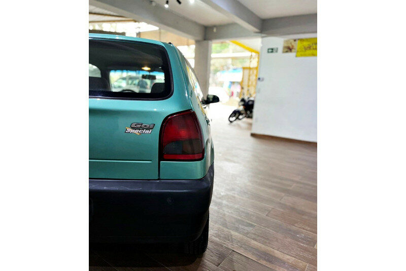 VOLKSWAGEN GOL 1.0 MI SPECIAL 8V GASOLINA 2P MANUAL ANO 2000 COR VERDE